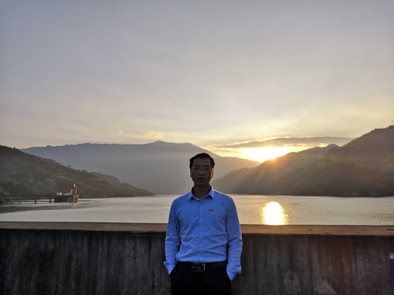 庸人自扰的第一张照片--富源蓝颜知己交友网